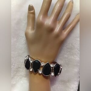 Chic Black and Silver Teardrop Bracelet